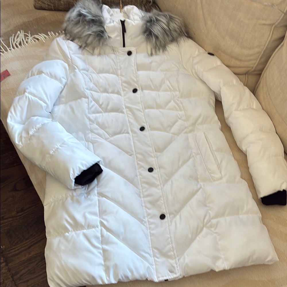 Chic White and Gray Puffer Coat for Ultimate Warmth